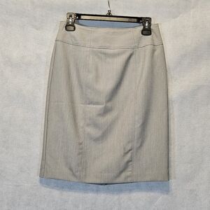 Worthington Grey Pencil Skirt 73% Polyester 23% Rayon 4 Spandex Size 4
